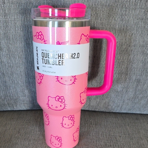 Stanley Pink Hello Kitty Quencher H2.0  Tumbler, 40oz. - Picture 9 of 11